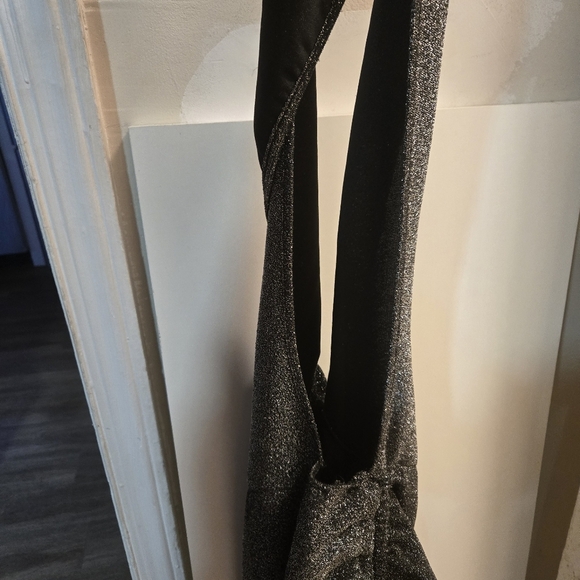 Shimmering Black Fashion Dress - Picture 5 of 6